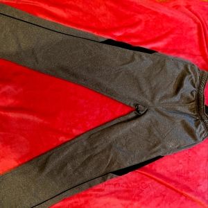 ✨Must Sell or Donating ✨ Tek Gear WarmTek Boys X-LG Jogger Pants